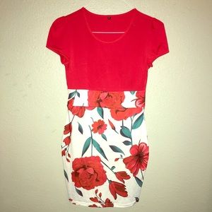 Beautiful Red Floral Dress 👗🔥NWOT🔥
